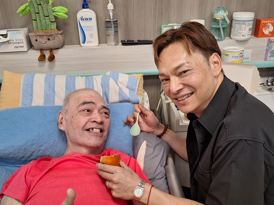 張偉文一年半無沖涼 方俊發文斥護老院疏忽