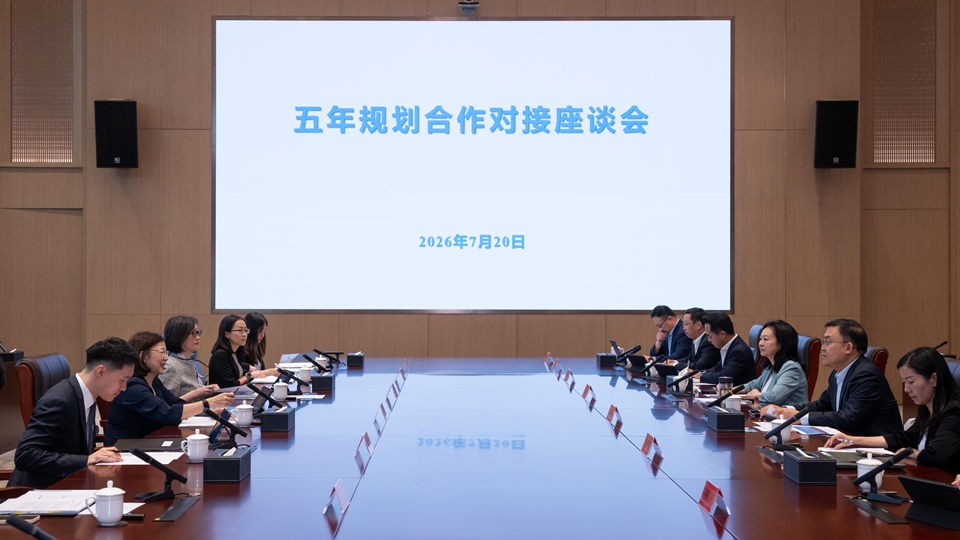 謝小華訪深晤深圳市領導 就香港首份五年規劃聽取意見