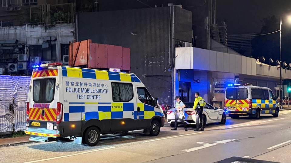警方港島打擊交通違例 過去一個月拘43人