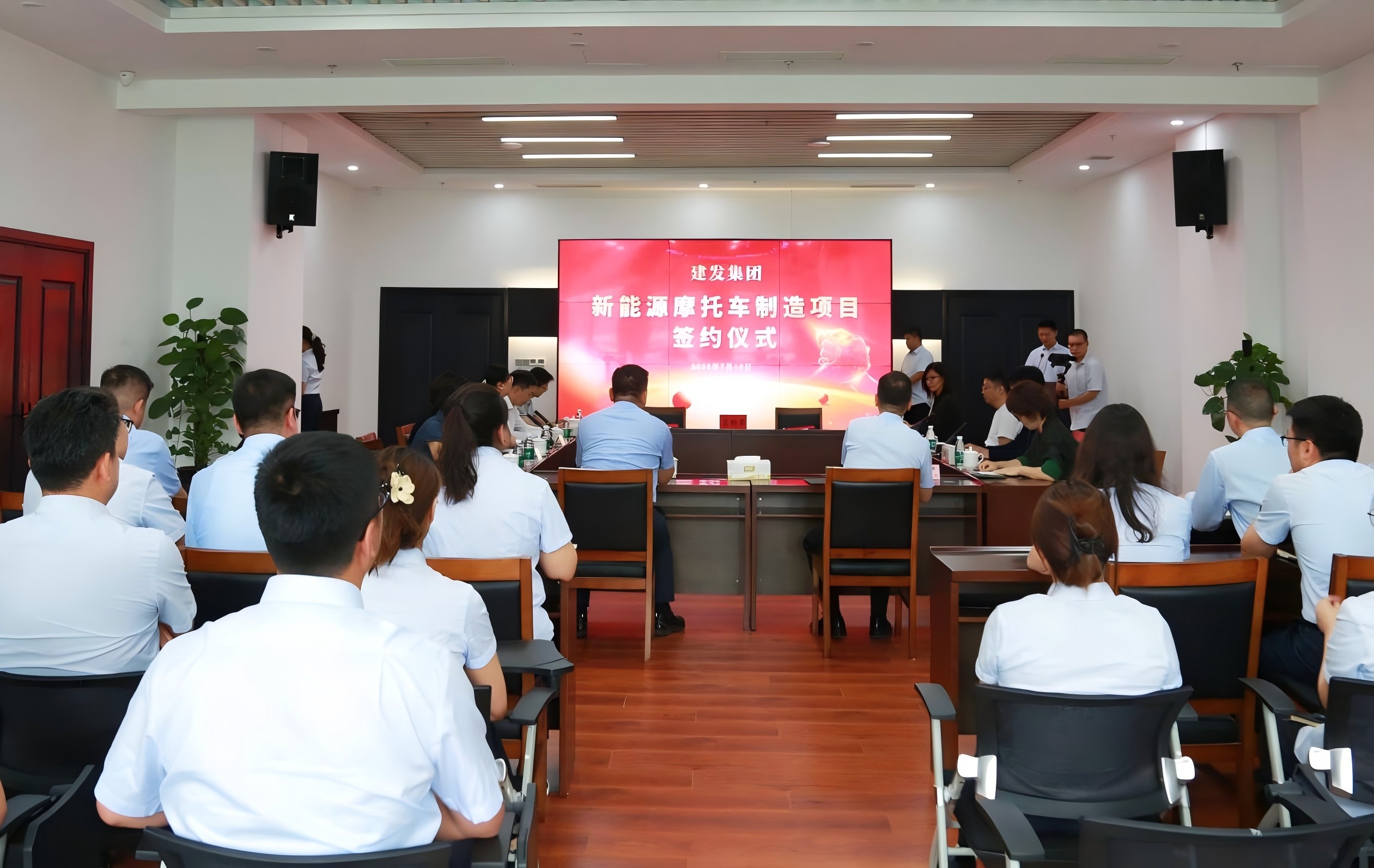 新疆首個自研大功率重型新能源智能摩托車項目落地經開區