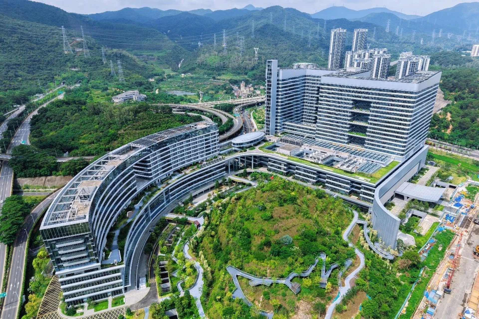有片丨11個頂尖專科「組團」入駐！南方醫科大學深圳坪山醫院新院區正式啟用