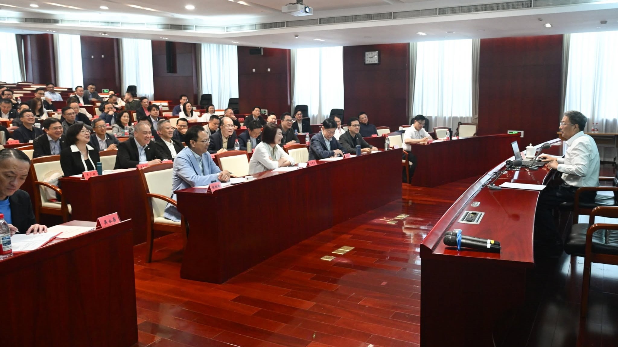 李慧琼：以憲法為核心 深化依法治國 提升香港立法質效