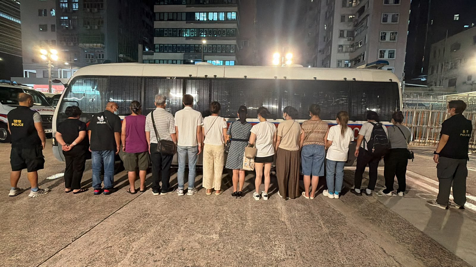 警方旺角破麻雀賭檔 拘捕14名男女