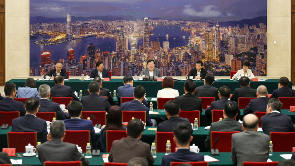 夏寶龍與立法會議員國家事務研修班全體學員座談交流
