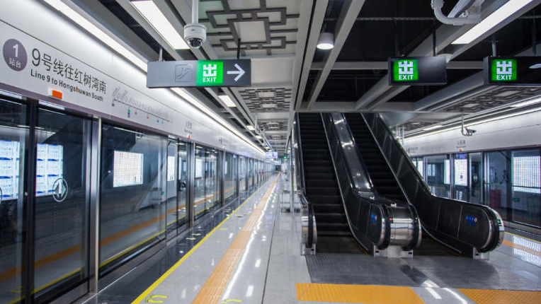 深圳多景區關閉 地鐵26日早間或推遲全線運營時間