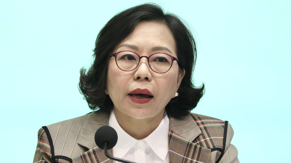 麥美娟下午赴京 出席香港地區服務及關愛隊伍隊長內地培訓班第一期開班式