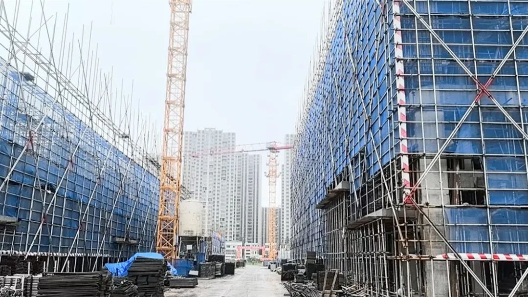 項目建設提速攻堅 浙資新材料龍頭落地天門即將完成主體封頂