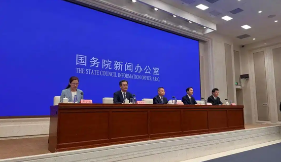 上半年全國稅收收入超過10萬億元