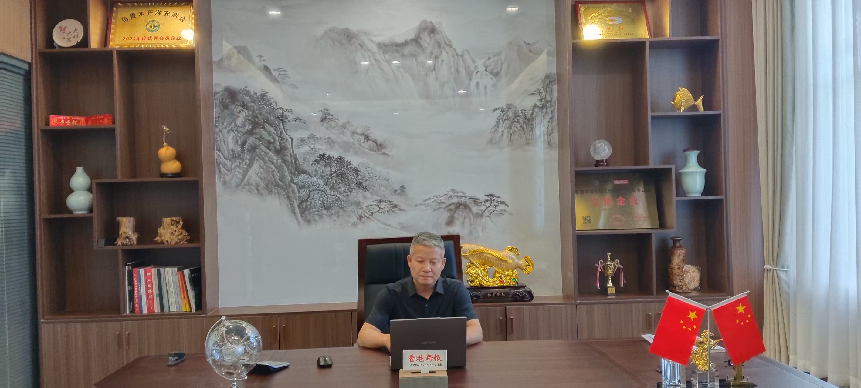 以燈為筆，照亮絲路：儒商黃廷躍的家國情懷與絲路新篇——專訪新疆華誠永輝工程照明科技有限公司黃廷躍