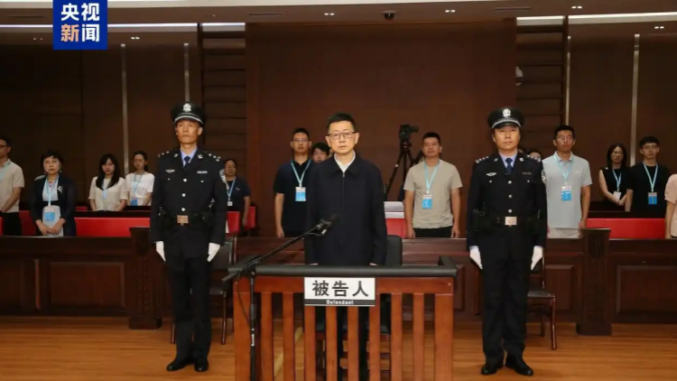 受賄1.44億餘元，段成剛一審被判無期