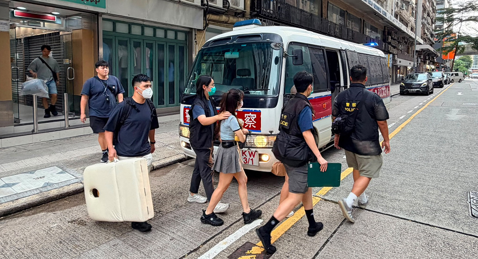 工廈掩飾經營無牌按摩院 警方深水埗拘兩女