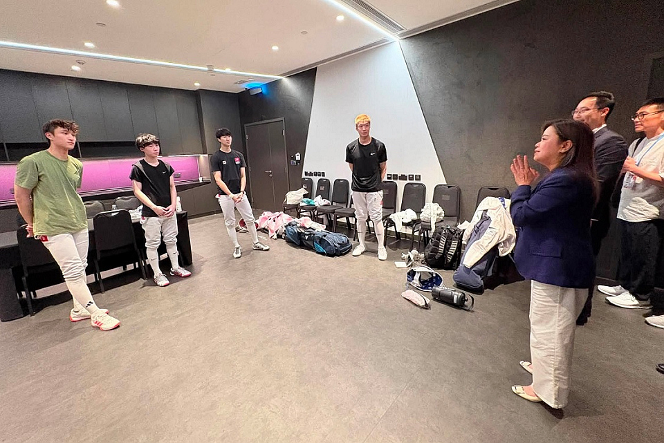 港隊男子花劍世錦賽團體賽奪銀 羅淑佩：勝敗乃兵家常事