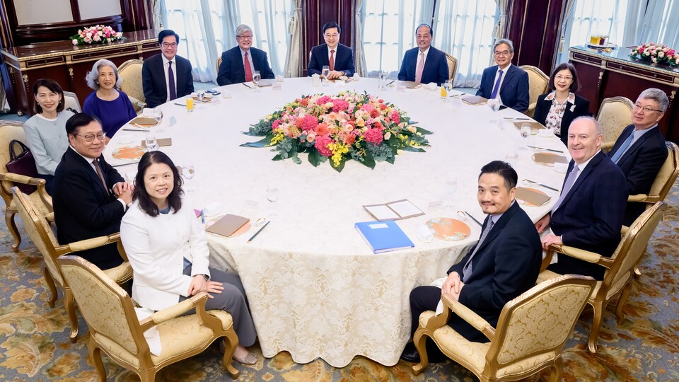 李家超一連3日與特首顧問團工作午餐 聽取五年規劃及施政報告意見