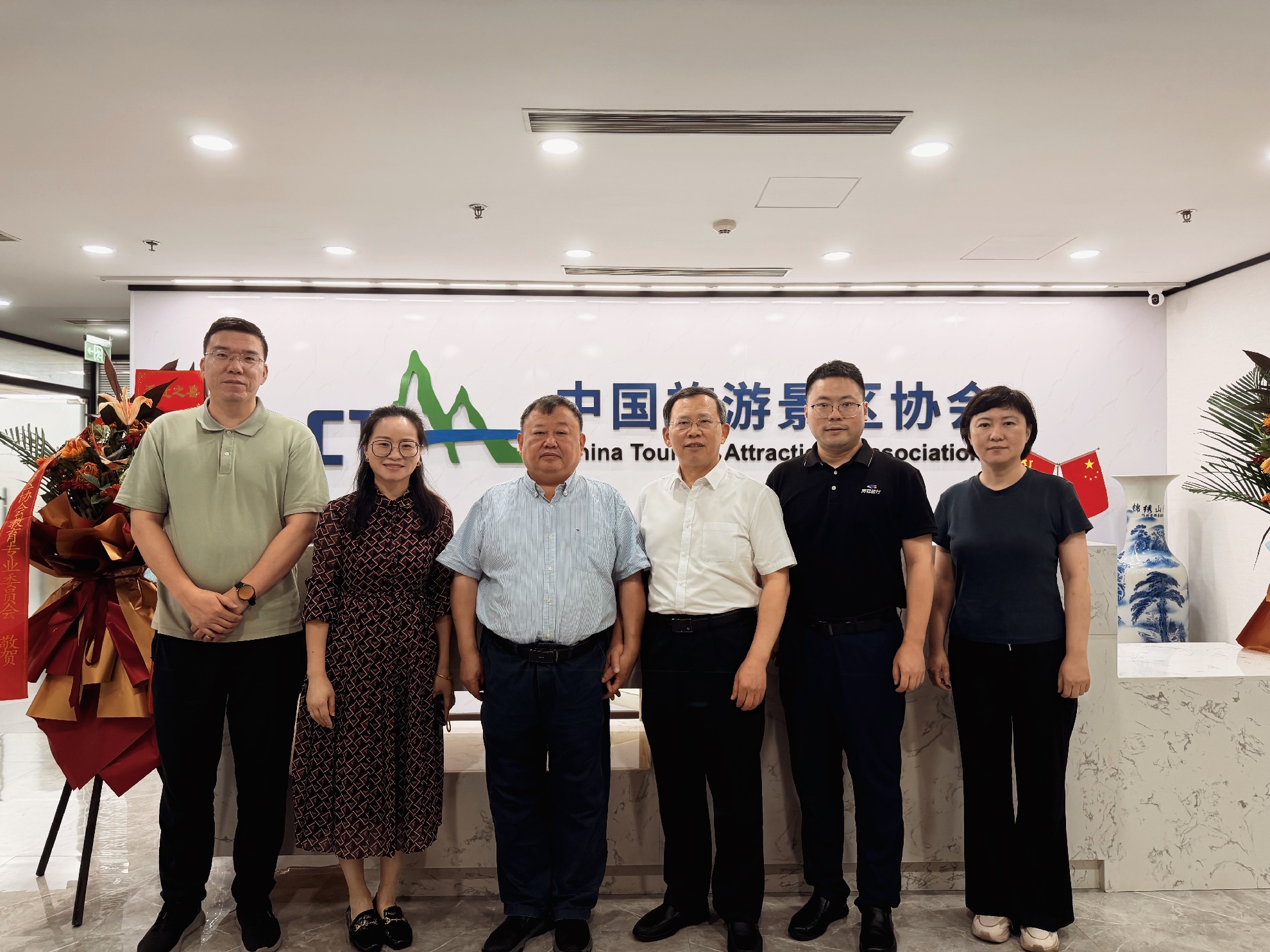 中國旅遊景區協會攜手上航旅遊集團和同程旅行集團共推「小而美」場景煥新