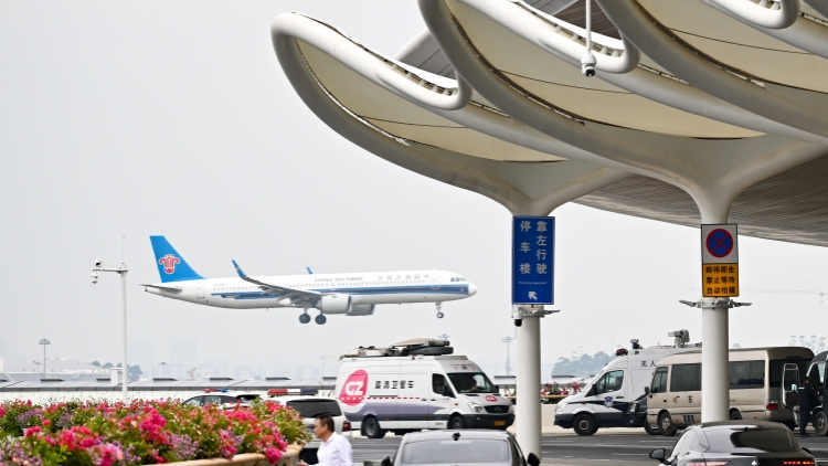 廣州白雲機場啟動航班大面積延誤藍色響應