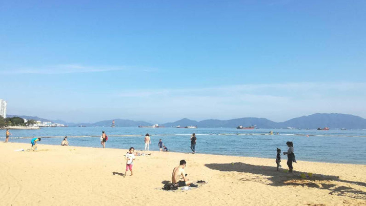 康文署：因水質問題 多個泳灘懸掛紅旗