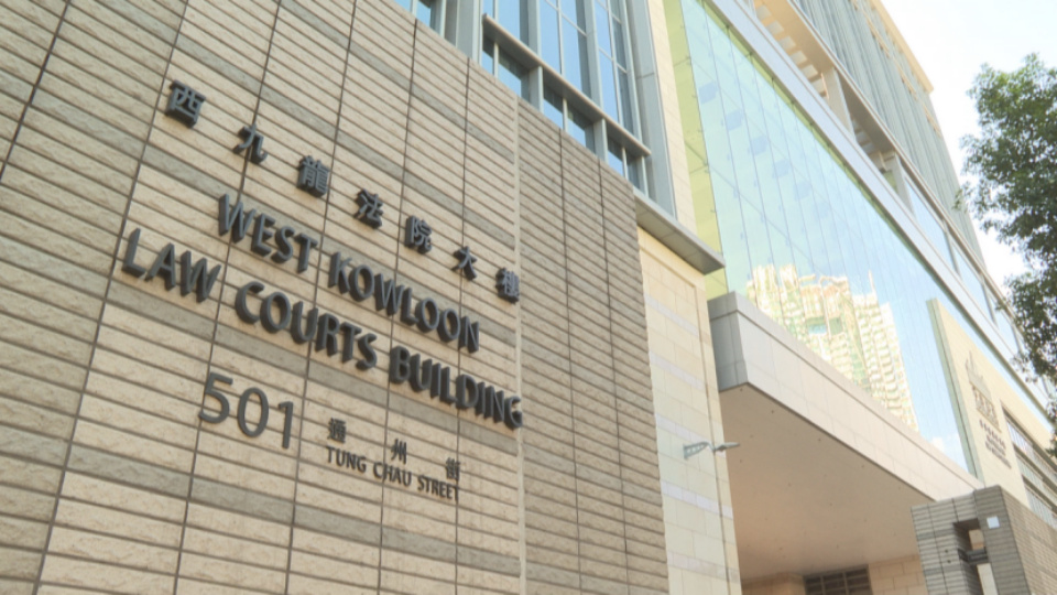 巴士車廂涉非禮前座女生 前科六旬漢判囚4個月