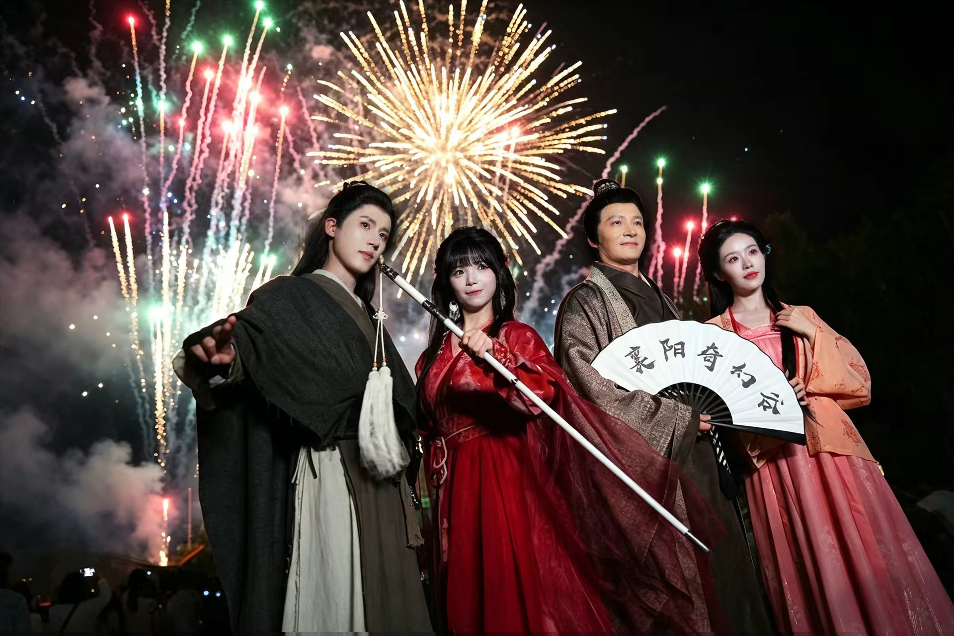 演員鄭國霖化身郭靖空降襄陽華僑城奇幻谷 演繹俠義新風尚