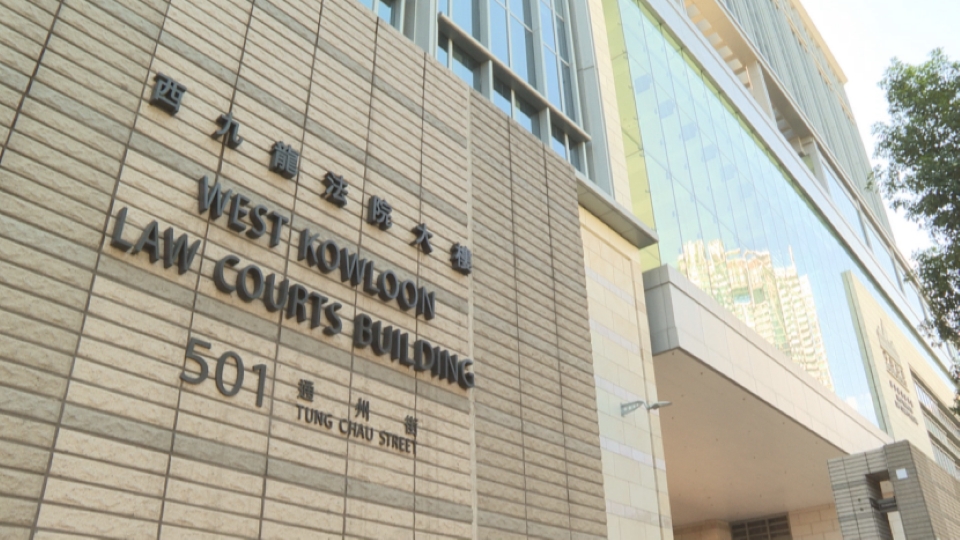 電台總採訪主任承認因「鹹濕」偷拍女途人裙底  8月26日判刑   