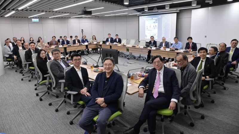 特首政策組專家組舉行全體會議 就施政報告及五年規劃提供意見