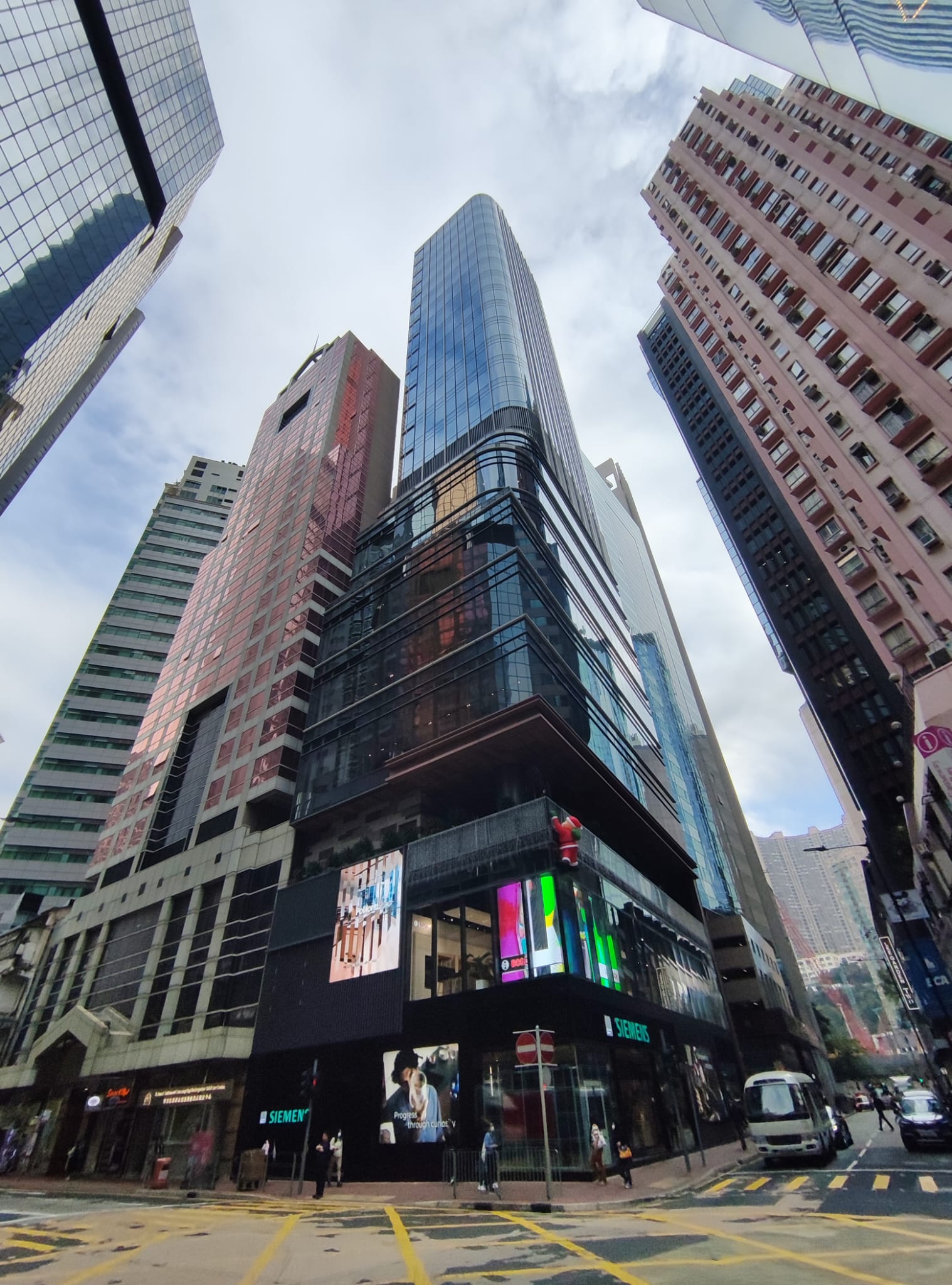 【港樓】港島甲廈領跑帶動大市 寫字樓錄得約110宗成交 按年升五成 創近5年來單月新高 