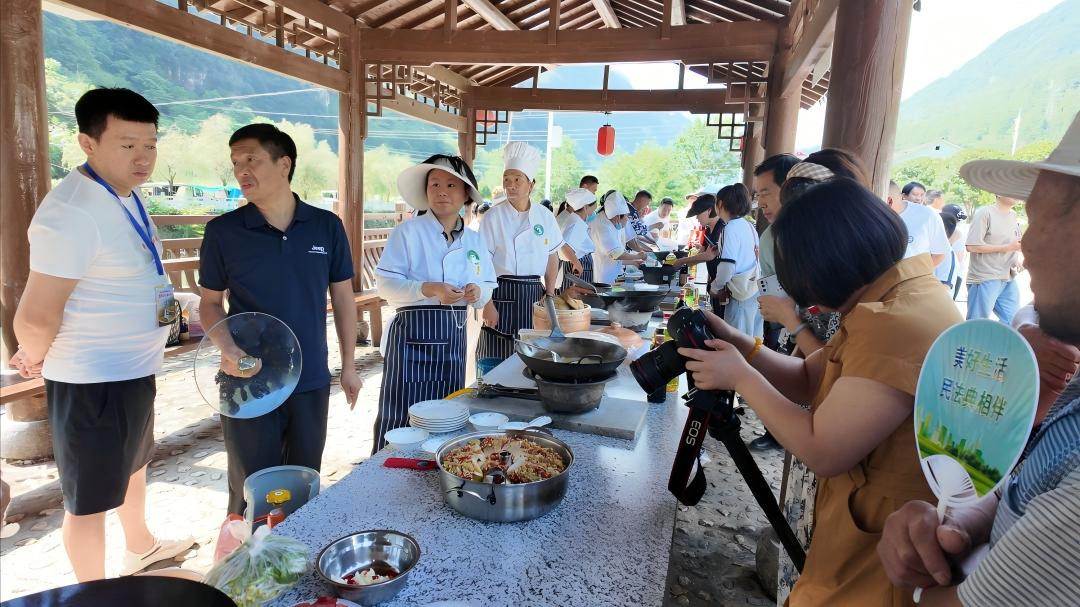 比拼山野美味 賦能康養文旅！神農架宋洛鄉「康養宋洛·五穀養心」鄉村廚藝創新大賽順利舉辦