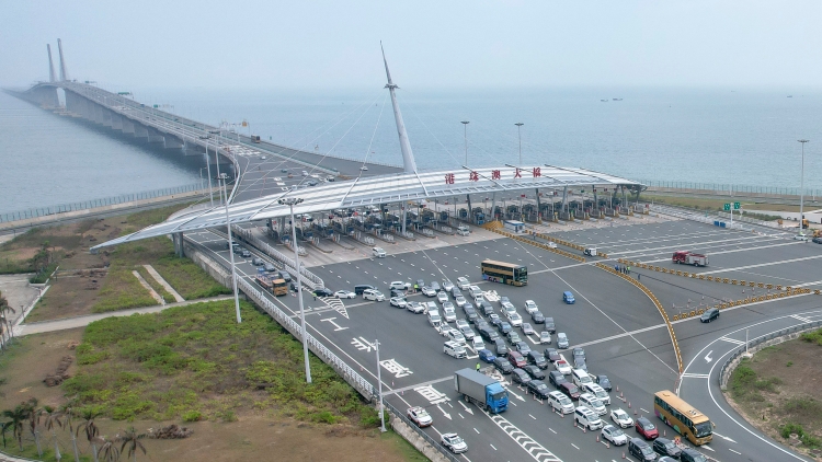 經港珠澳大橋珠海公路口岸進出境車輛累計突破2500萬輛