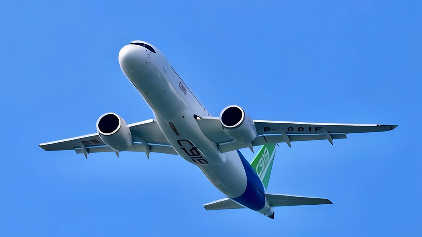 C919圓滿完成首次國際商業航班飛行