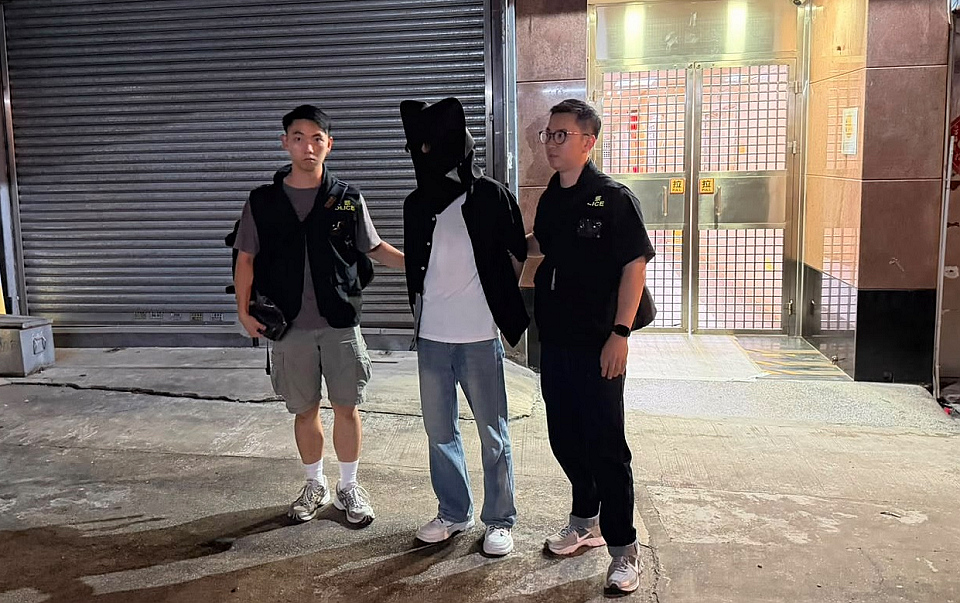 警方破兩毒品倉拘3人 涉網上販毒檢200萬元可卡因