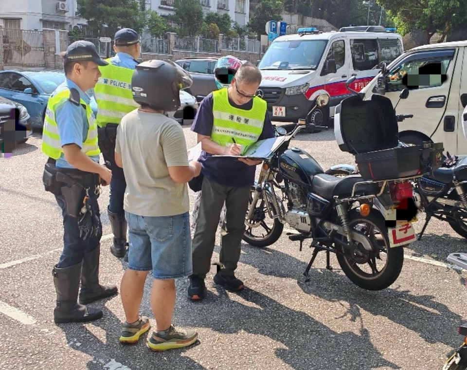 警方九龍城打擊違例學車 票控30名教車師傅和學神