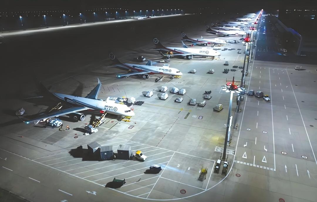 樞紐展翅 空中出海| 鄂州依託專業航空貨運樞紐，打造內陸高水平開放全新支點