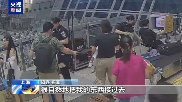 寶媽獨自帶娃出行，深圳機場遇溫暖守護