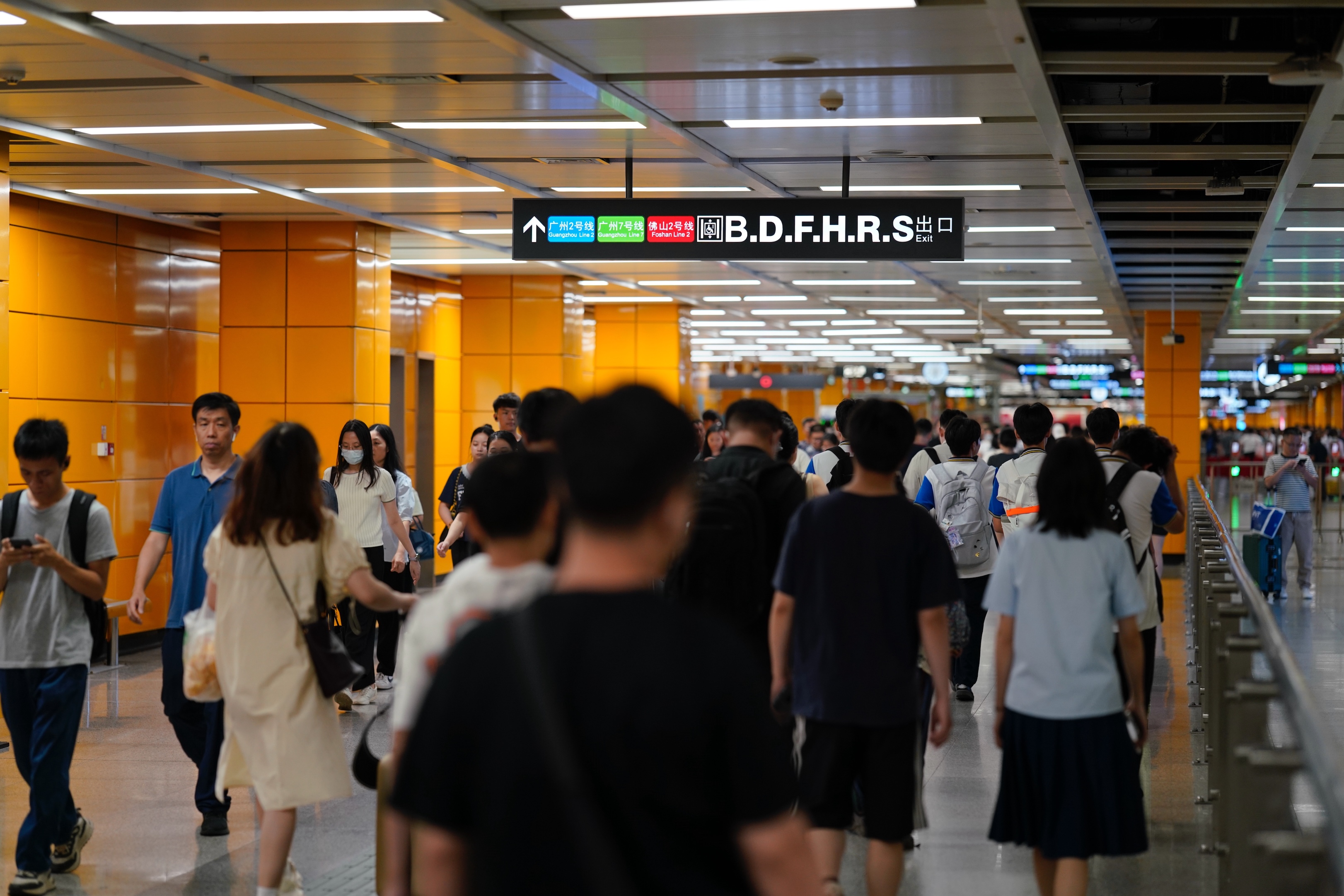  旅遊通勤疊加  廣州地鐵暑期客流26個工作日破千萬