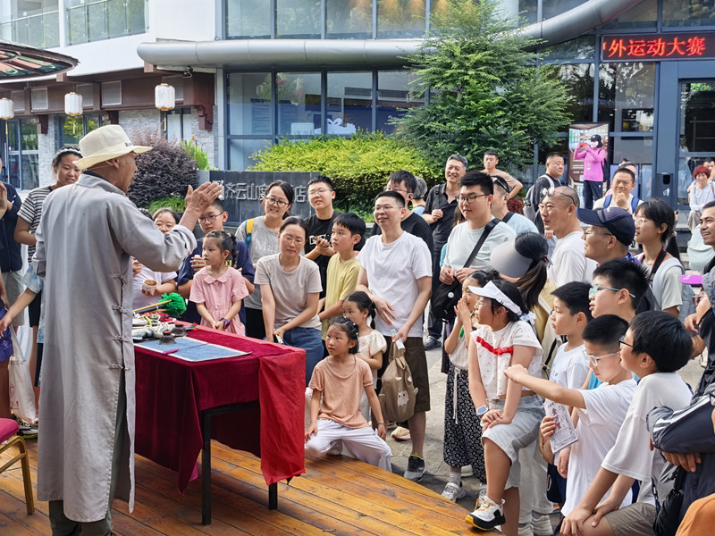 【港商觀察】捨去門票短利 贏得長紅口碑 ——皖休寧齊雲山「留量賬本」之觀察