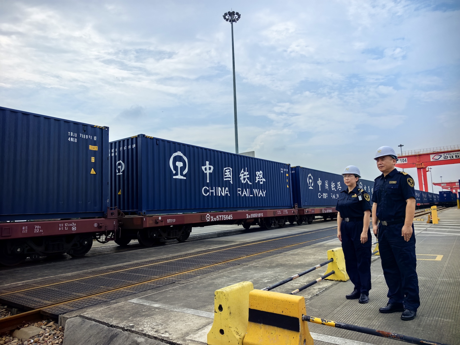 穗滬兩地海關監管業務銜接  廣東首條粵滬鐵海聯運外貿物流通道落地運行