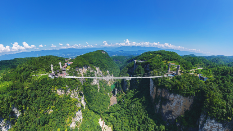 十年雲天渡 讓世界看見中國 張家界大峽谷玻璃橋鑄就中國文旅世界標桿