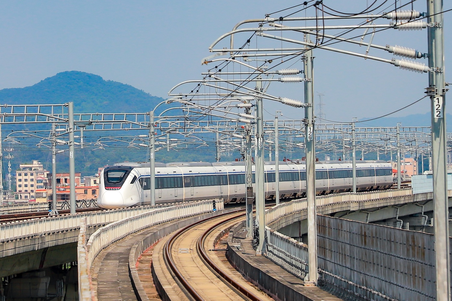 廣東城際暑期客流增勢強勁  8月三個周日客流連破紀錄
