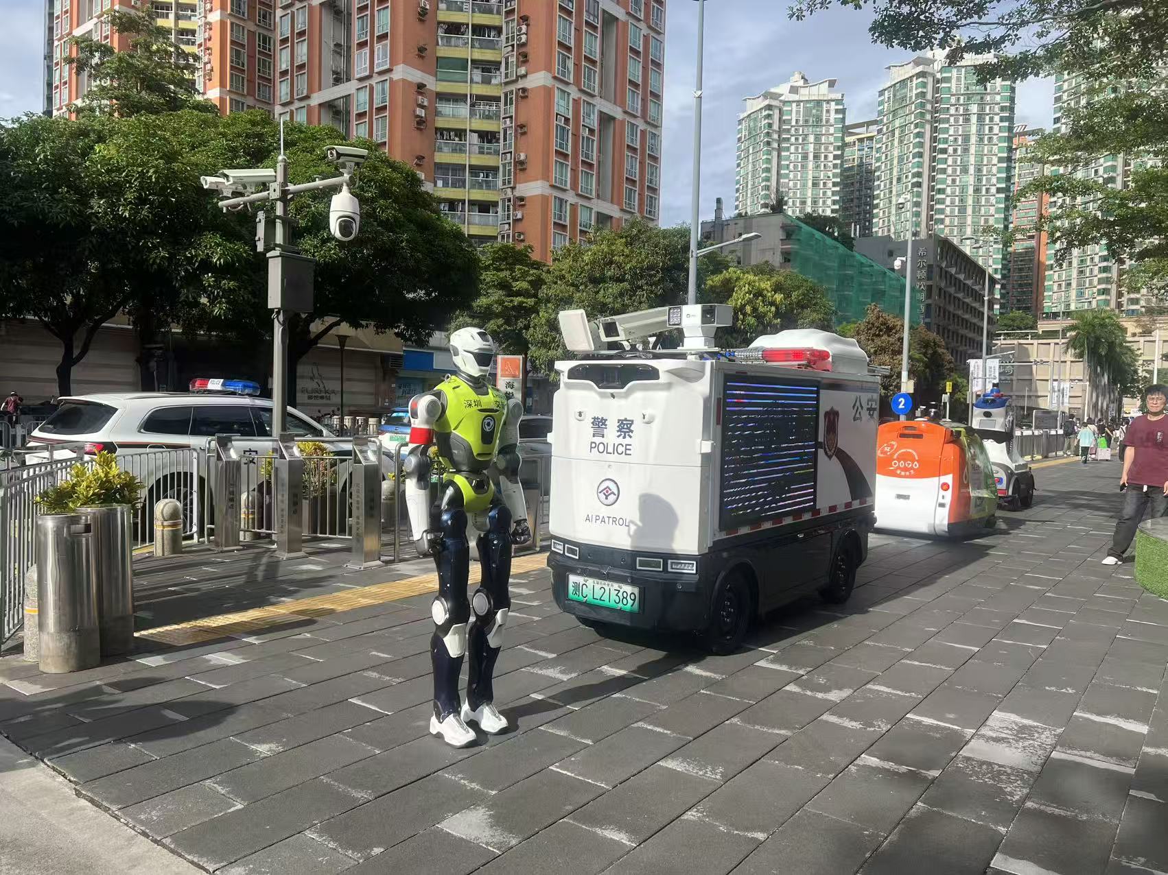 智能科技融入福田街角巷陌　多場景應用繪就「AI之城」生動畫卷