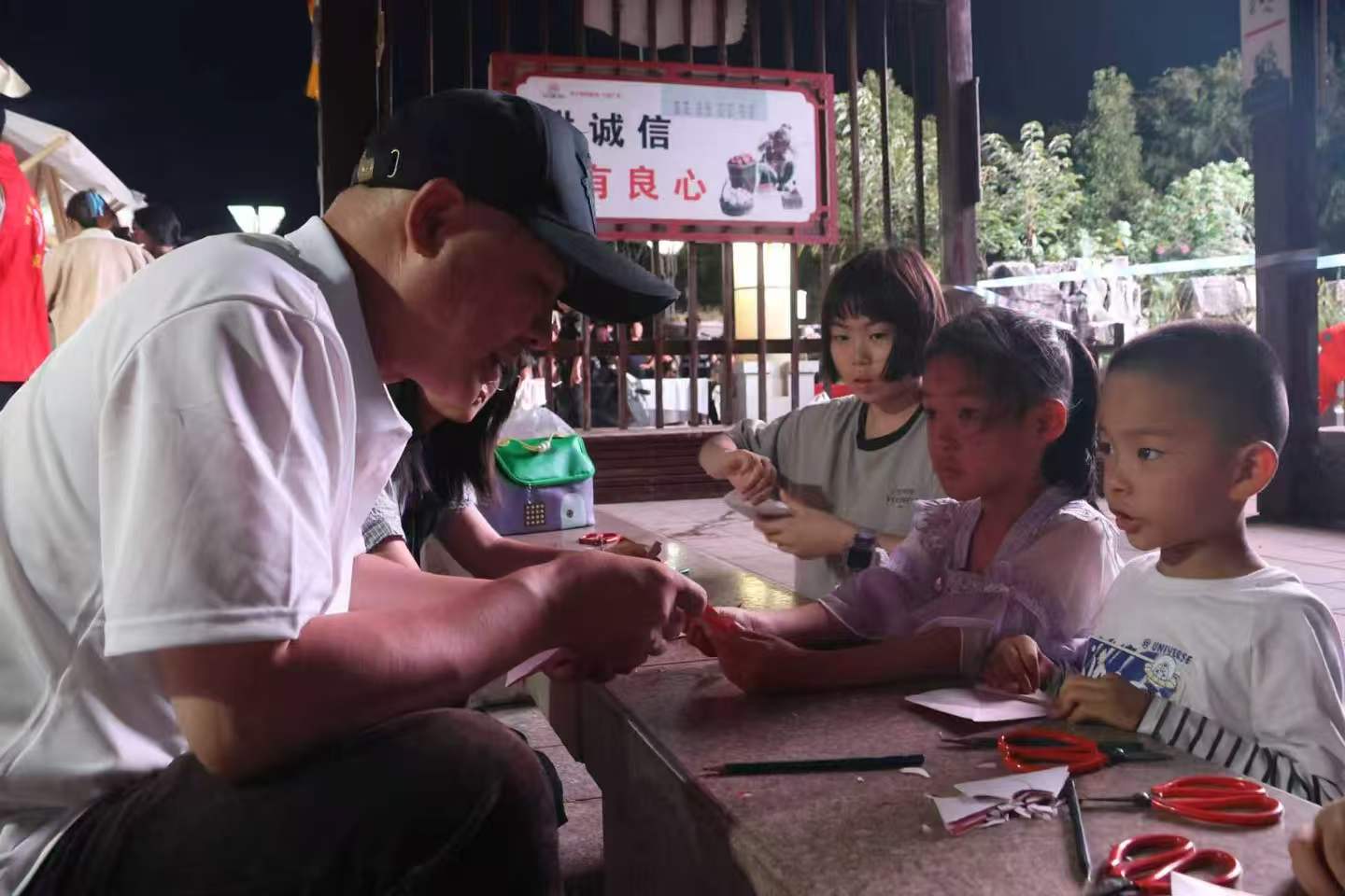 珠江源頭石榴紅 同心共圓中國夢——霑益區文明實踐繪就民族團結交融新畫卷