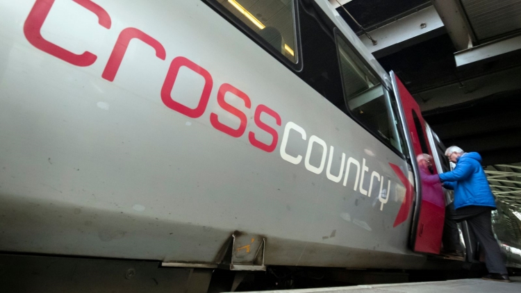 英國縱貫鐵路公司：因停電取消英全境大部分列車服務