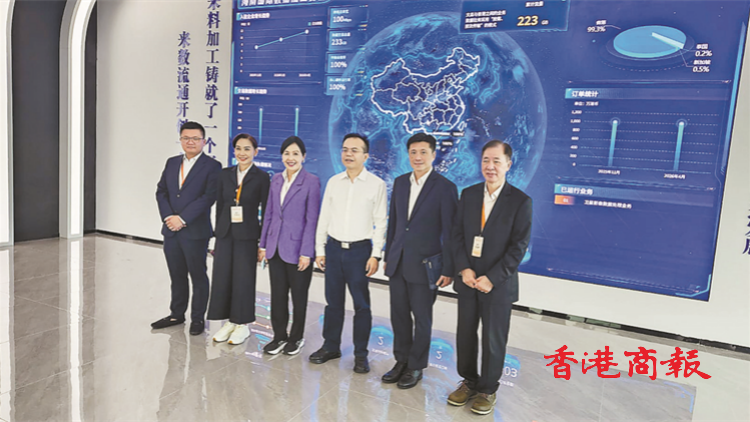 愛國主義教育小組辦海南航天團 近距離了解國家航天成就