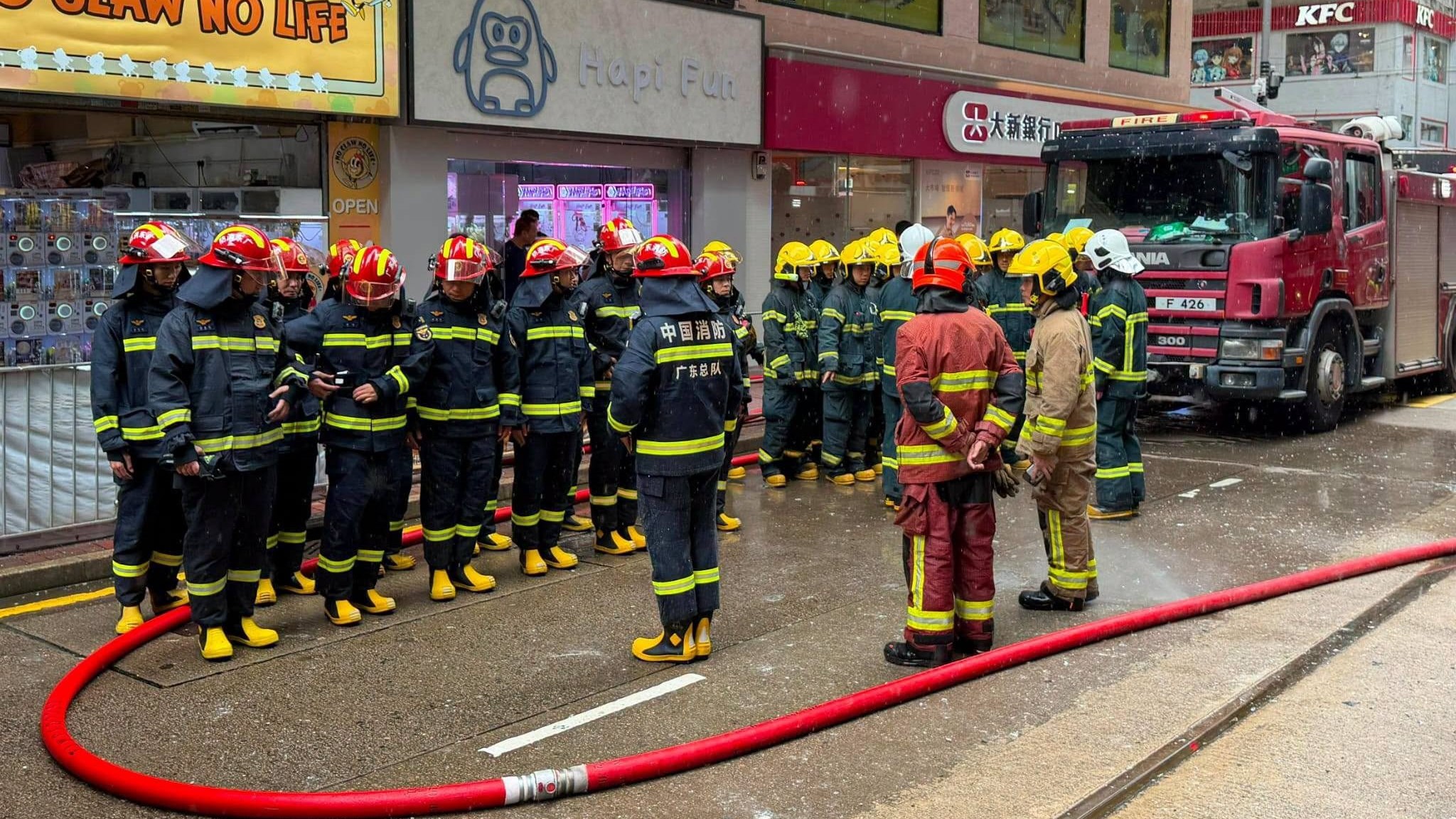粵澳消防來港交流適逢火警 赴火場實地觀摩