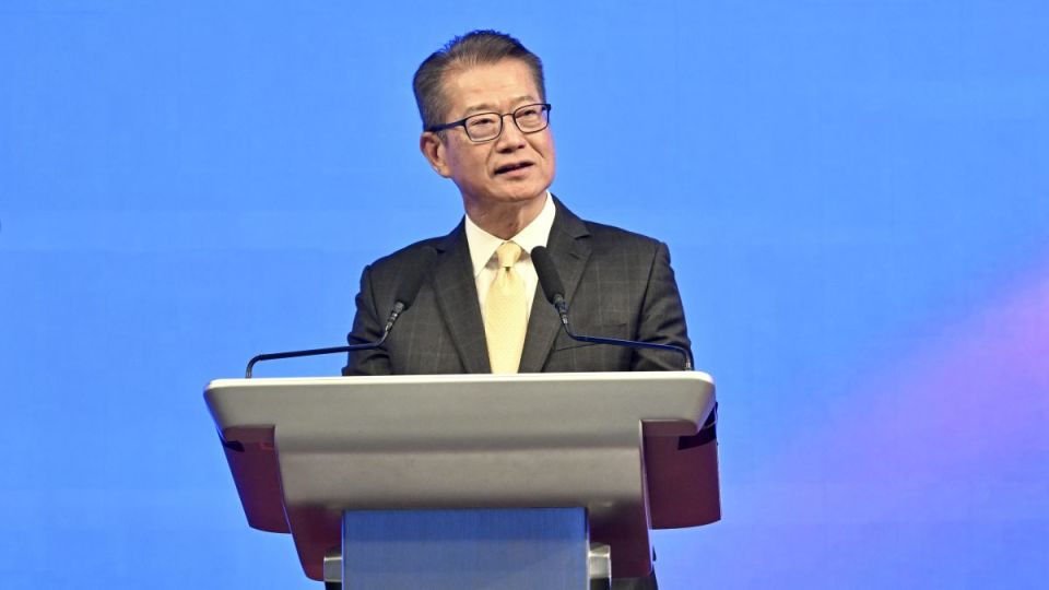 陳茂波：香港經濟正穩步向前 強調發展與安全非二選一選擇題
