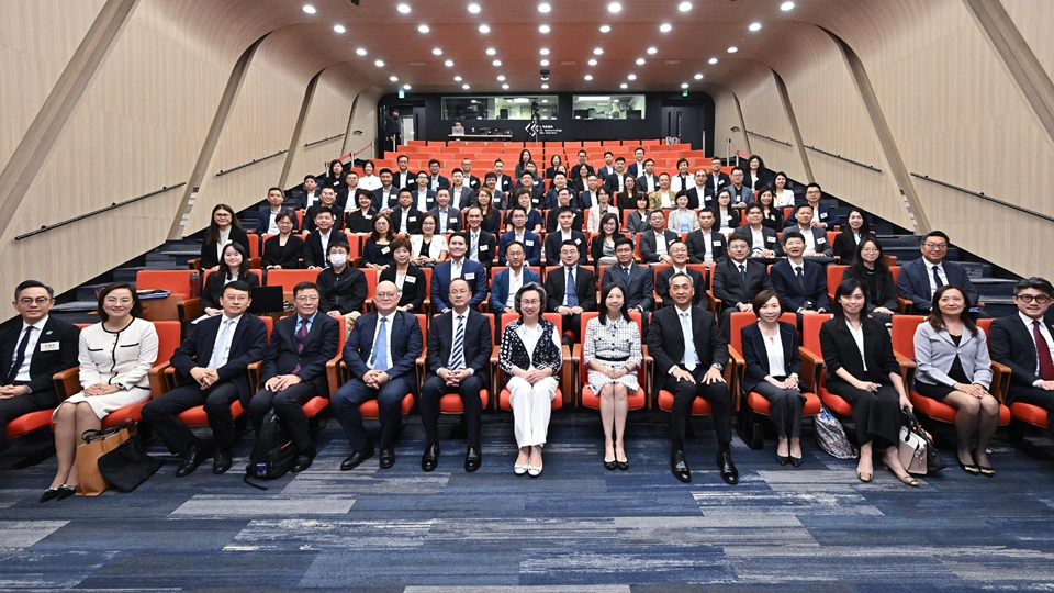 港府高級公務員公共管理碩士課程學員與北大領導聚首交流
