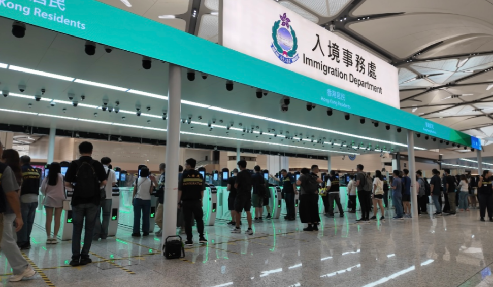 李家超：新皇崗口岸周六測試頂峰時承受能力 2萬公務員參與演練