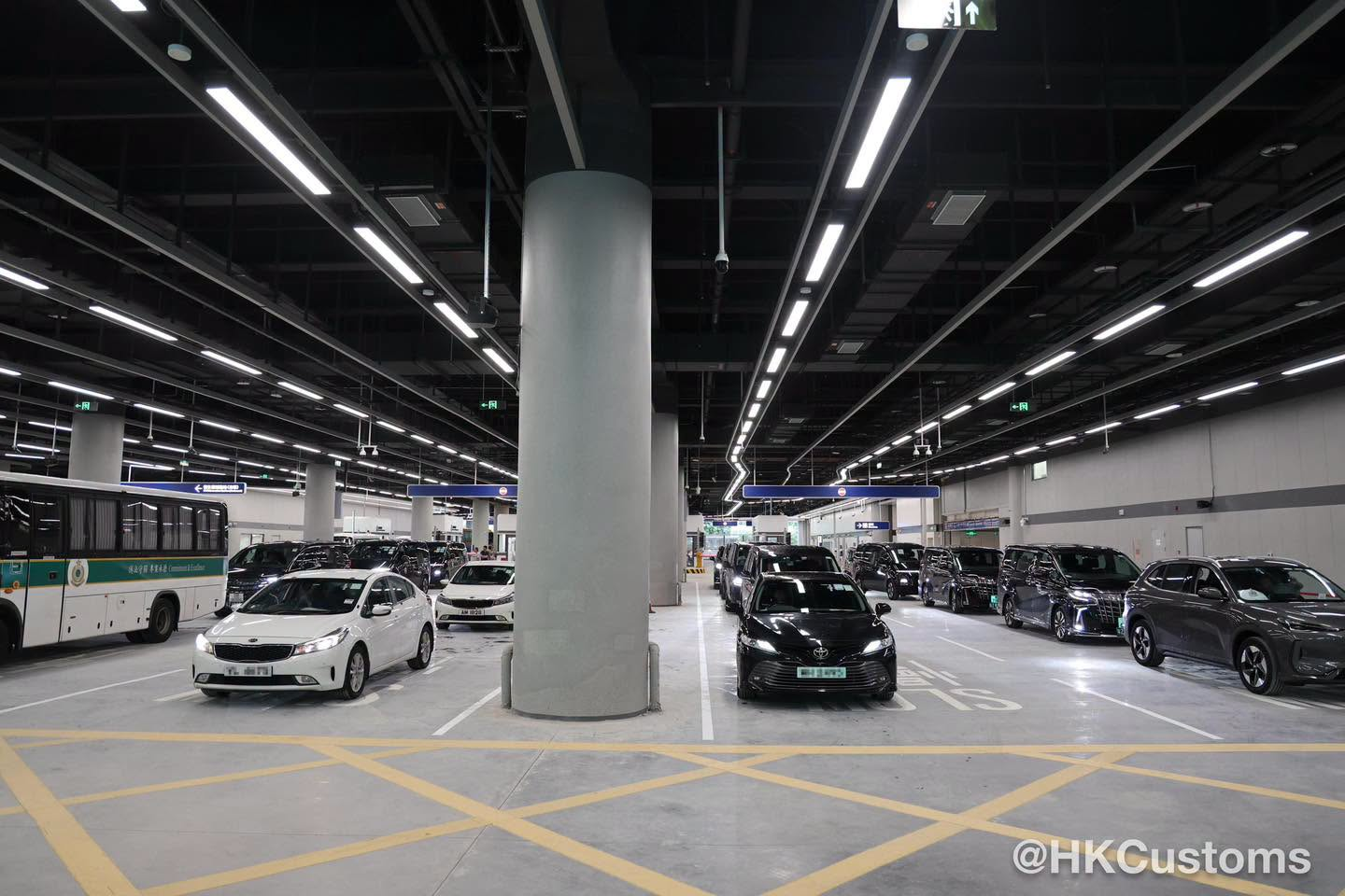新皇崗口岸｜海關統籌「聯合一站式」車道跨部門全流程演練