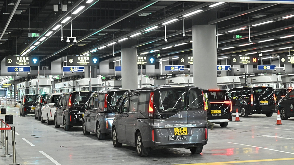 皇崗口岸第二次跨境大型壓力測試 逾2萬公務員參與 私家車首試「五方查驗」通關