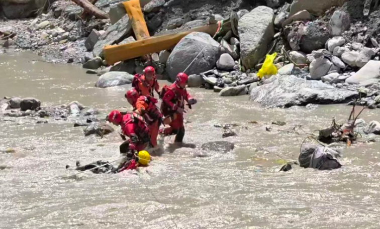 追蹤報道丨吉隆泥石流已致16人遇難546人失聯