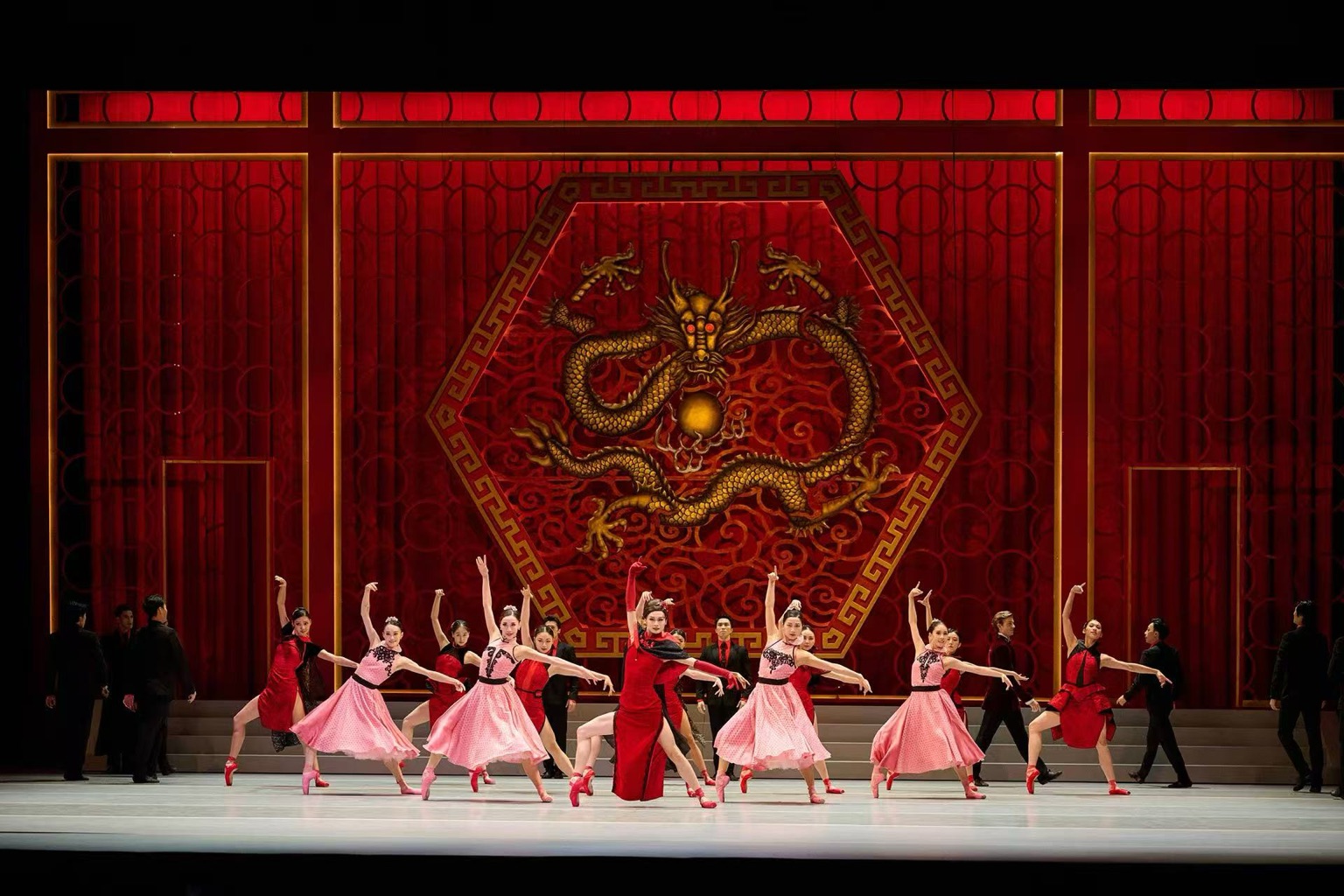 香港芭蕾舞團《羅密歐+茱麗葉》登陸國家大劇院 演繹東西交融的愛情史詩