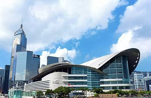 香港鐘表展、國際名表薈萃明天開鑼